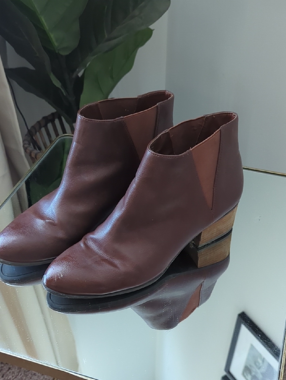 Dr. Scholl's Women's Chocolate Brown Leather Ankle Booties